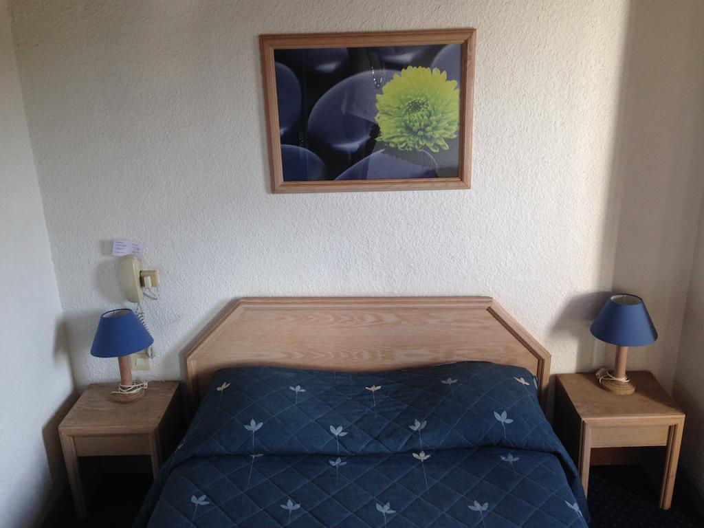 Hotel De La Poste Дувен Номер фото